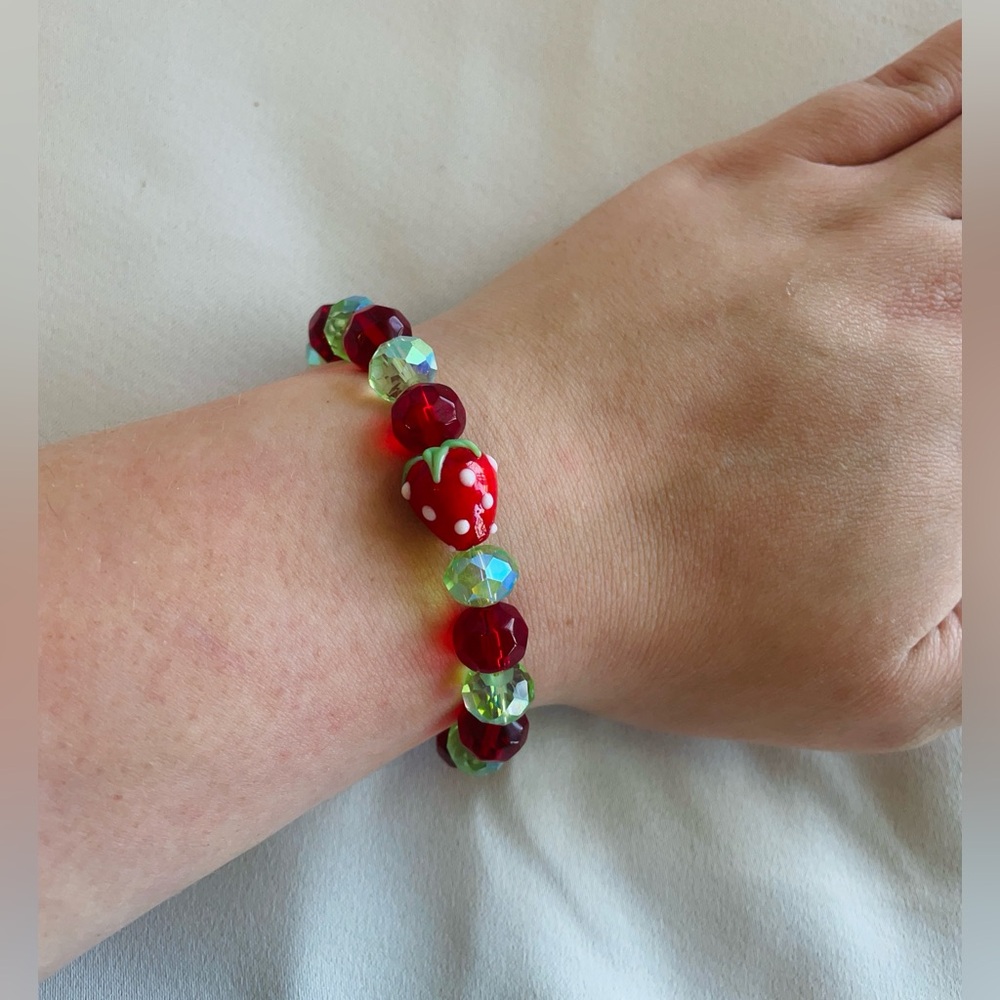 Handmade Fresh Strawberry Light Green and Red Faceted Bracelet